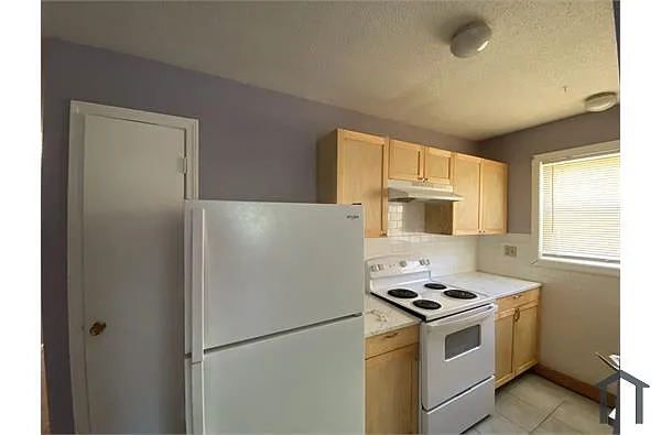 Building Photo - 287 Westland St #2W