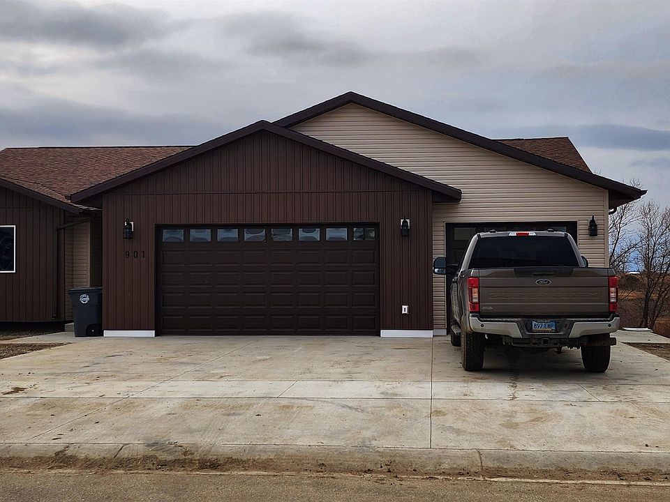 1st image of 901 Surrey Ave