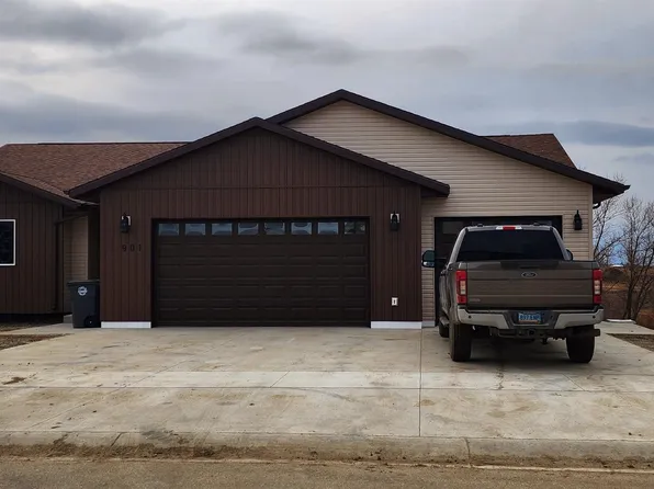 901 Surrey Ave, Surrey, ND 58785