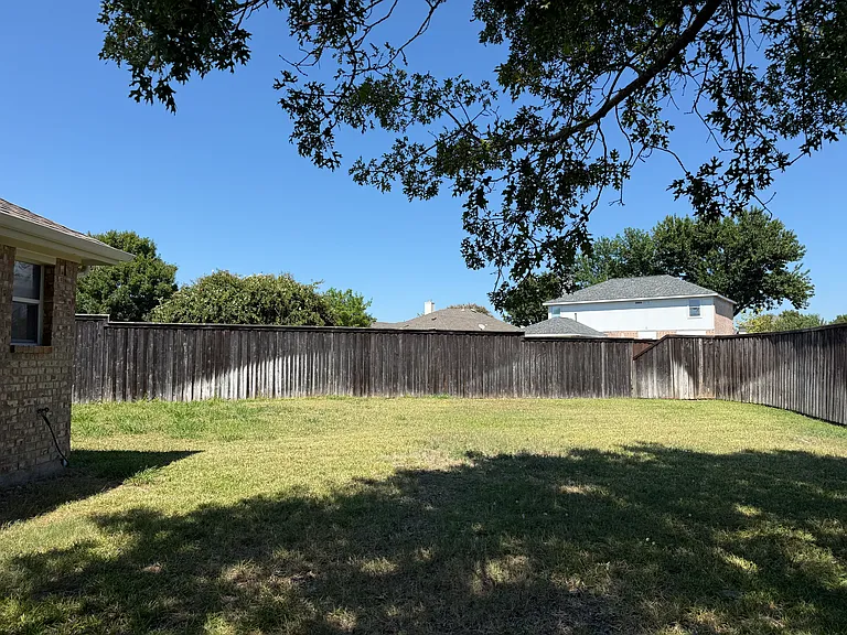 1460 Norfolk Ct — Photo 13