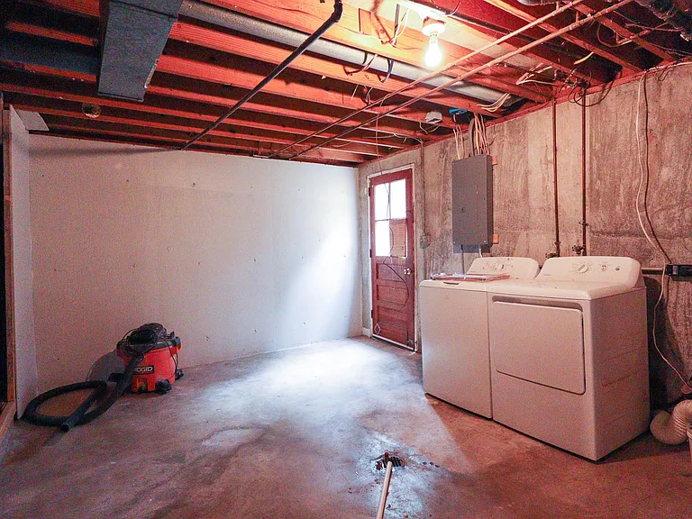 633 Tarpley Ln — Photo 14