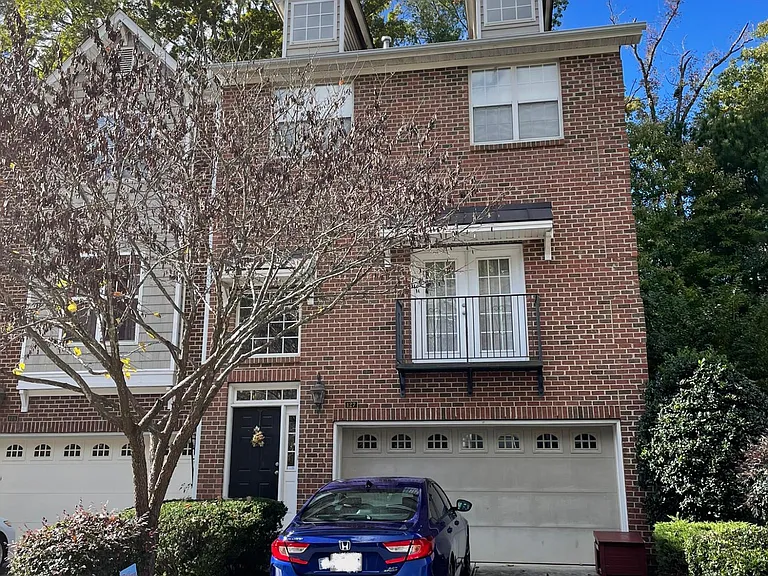 127 Vintage Dr — Photo 1