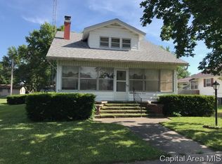 127 W Briggs Ave, Roodhouse, IL 62082