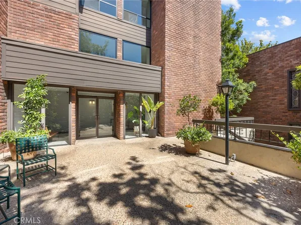 700 S Lake Ave APT 109, Pasadena, CA 91106