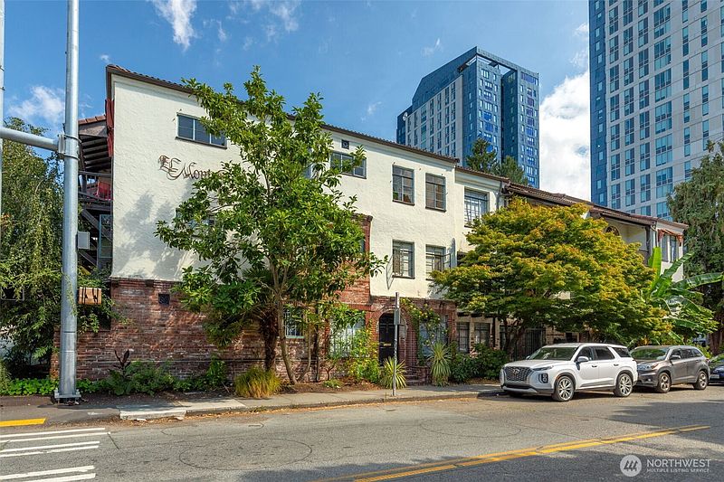 2nd image of 4204 11th Avenue NE #17