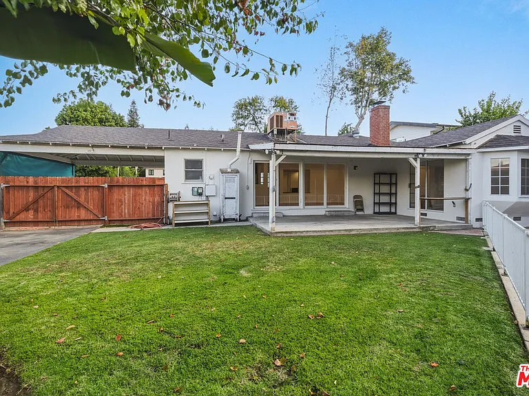 12811 Cumpston St — Photo 29