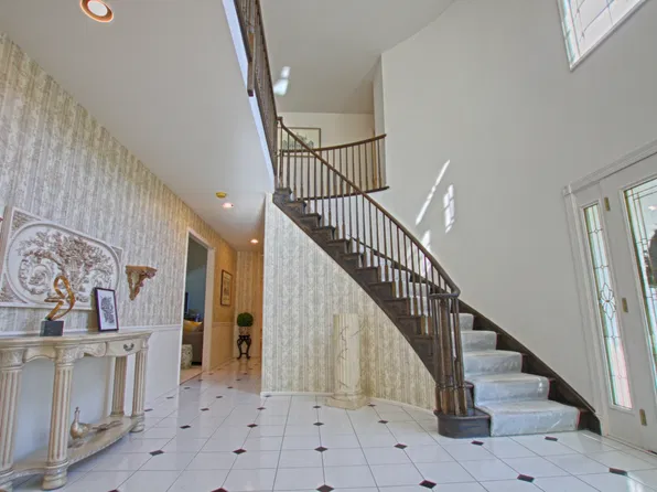 4 En Provence, Cherry Hill, NJ 08003