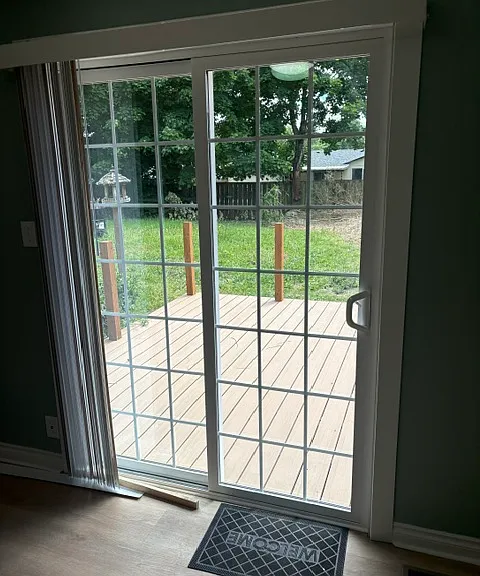 878 NE Thomas Ct — Photo 18