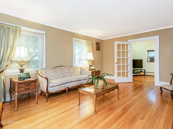 3rd image of 343 Hayward Ave
