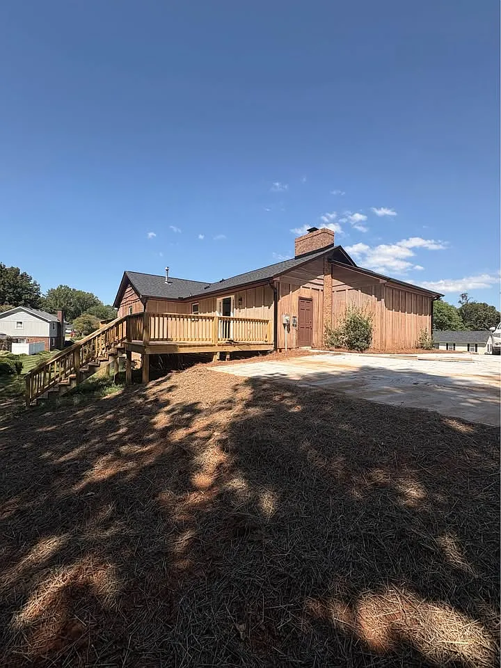 4 bed, 1870 sqft, $2,100 — Photo 3