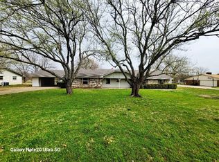 107 Towne West Dr, Lorena, TX 76655