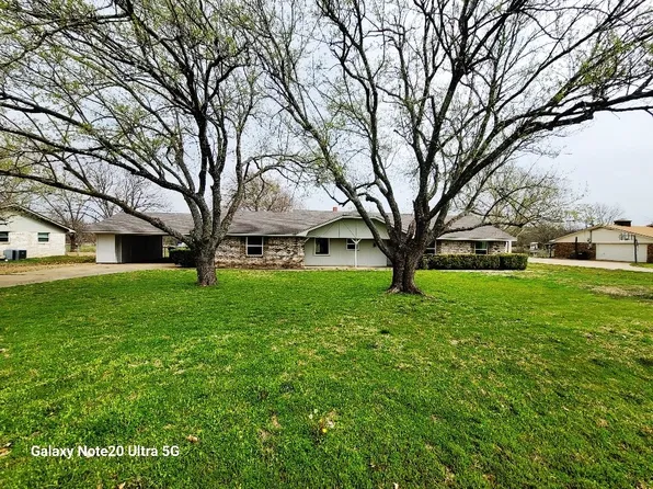 107 Towne West Dr, Lorena, TX 76655
