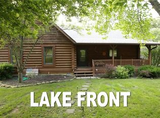 1049 S Lakeview Dr, De Soto, MO 63020