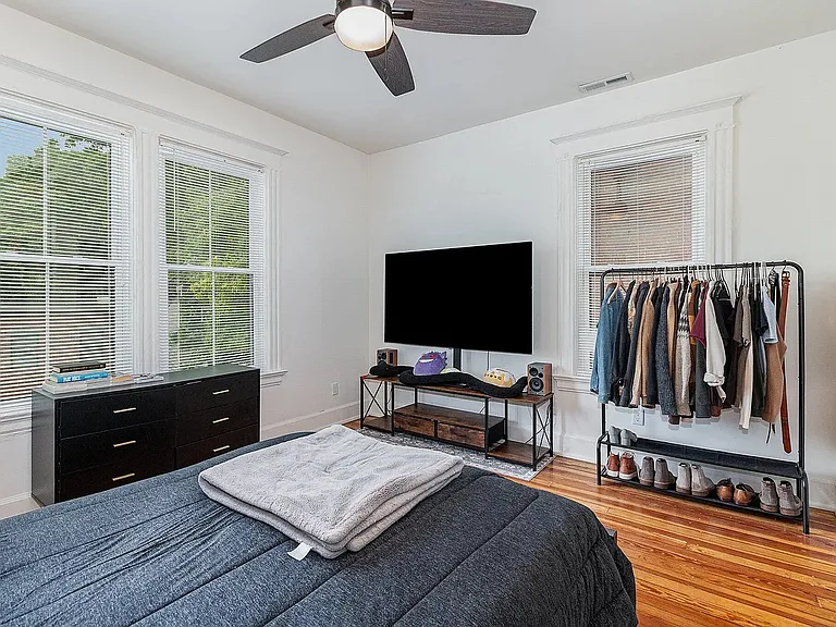 251 W 8th St #2 — Photo 13