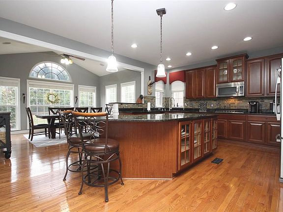 2nd image of 1309 Oxley Ct