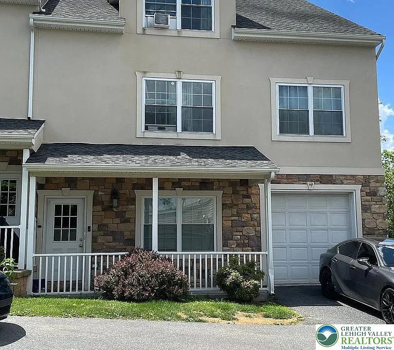 1st image of 3496 Linden St