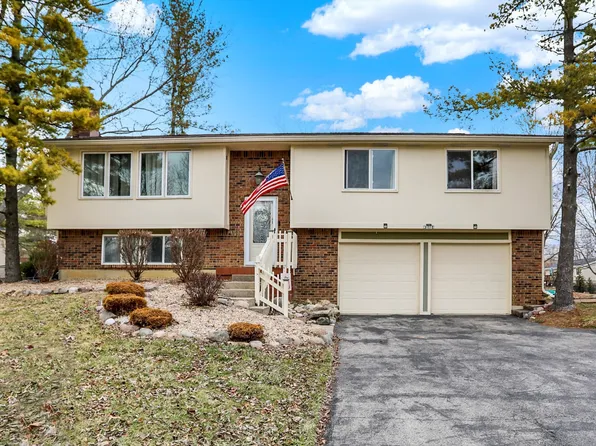 1218 W Shady Creek Dr, Greenwood, IN 46142