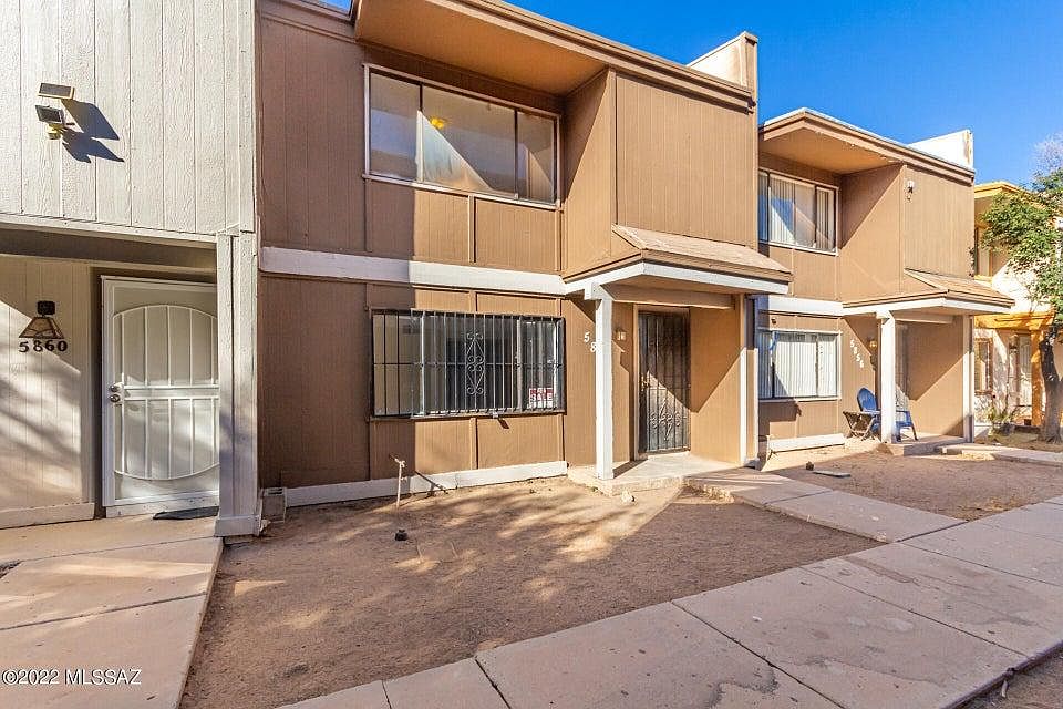 1st image of 5858 S Del Moral Blvd