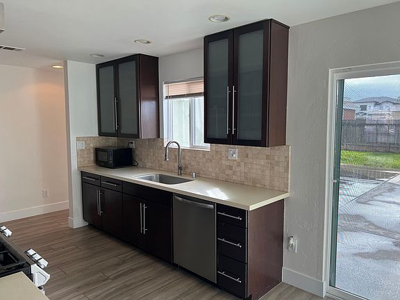 3rd image of 347 Evergreen Ave