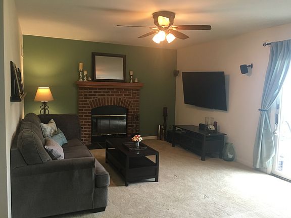 4th image of 1627 Fairfax Ln