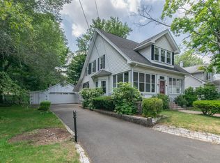 141 Lincoln Rd, Longmeadow, MA 01106