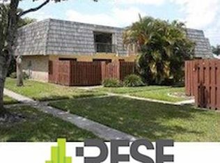 882 Springdale Cir, Palm Springs, FL 33461