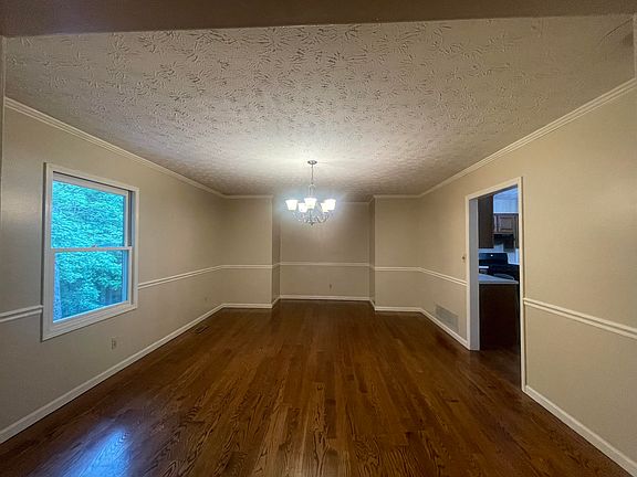 5th image of 222 Park Hill Ave