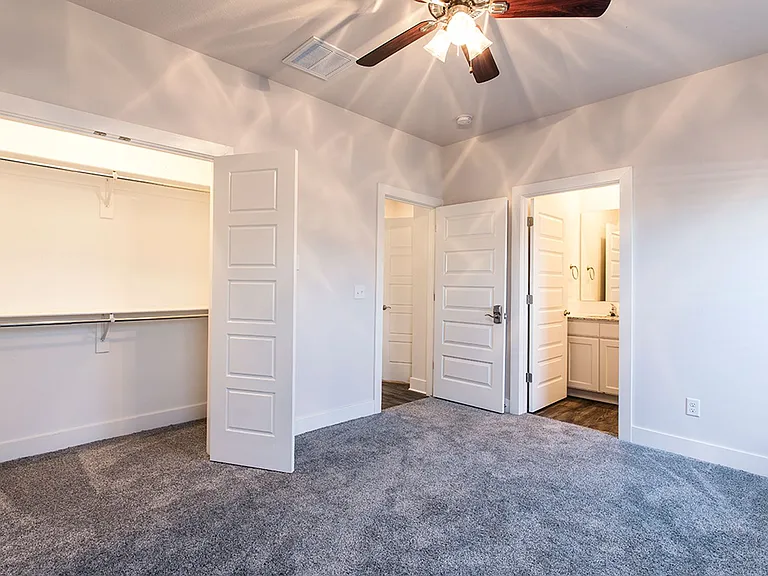 540 S Kickapoo Ave — Photo 15