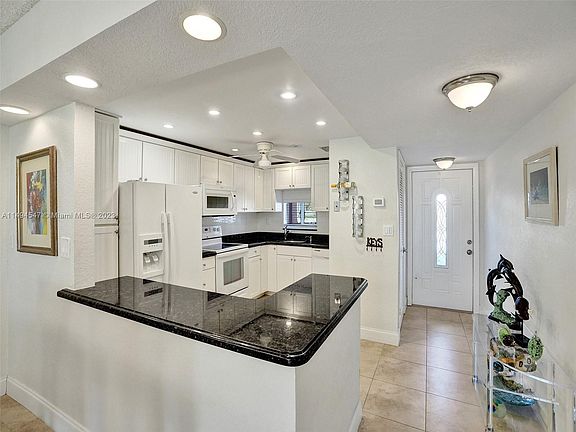 3rd image of 9410 N Hollybrook Lake Dr APT 104