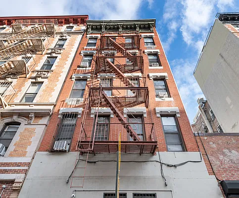 Sold by Compass | media 7