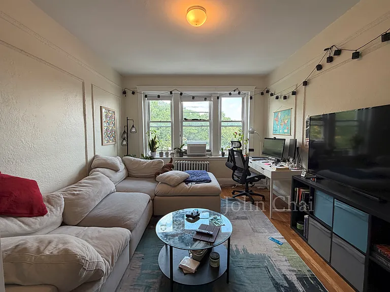 70 Chiswick Rd #21 — Photo 6