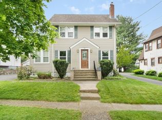 16 Suncrest Ave, North Haledon, NJ 07508