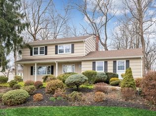 11 Upper Field Rd, Morristown, NJ 07960