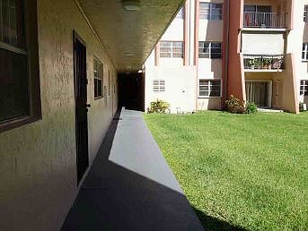 2nd image of 13715 Kendale Lakes Cir #A116
