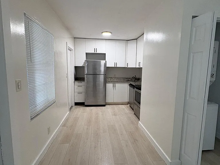 600 NE 46th Ct #5 — Photo 11