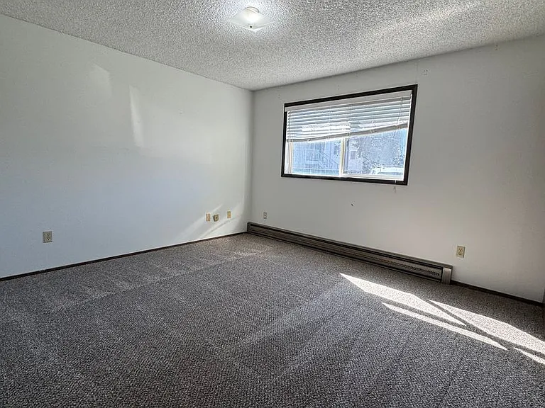 1204 N B St — Photo 27