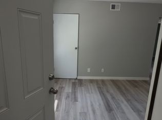 325 W I St APT C, Swansea, IL 62226