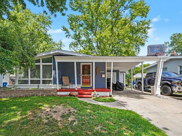 205 Fitzner Dr, Davison, MI 48423
