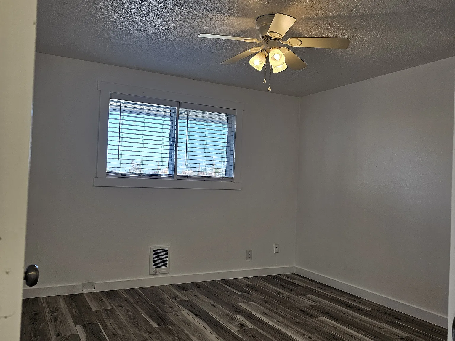 1 bed, 700 sqft, $1,250 — Photo 4