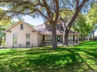 1131 Flaming Oak Dr, New Braunfels, TX 78132
