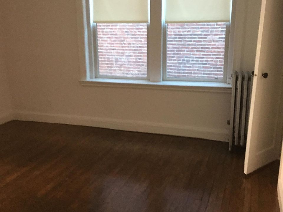 2nd image of 28 Grove St #7PB