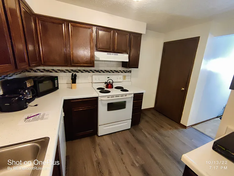 13226 Mogadore Ave NW — Photo 4