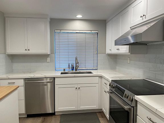 4th image of 72 Shelley Ave