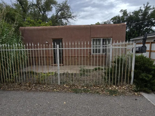 1109 Lovato Rd SW, Albuquerque, NM 87105