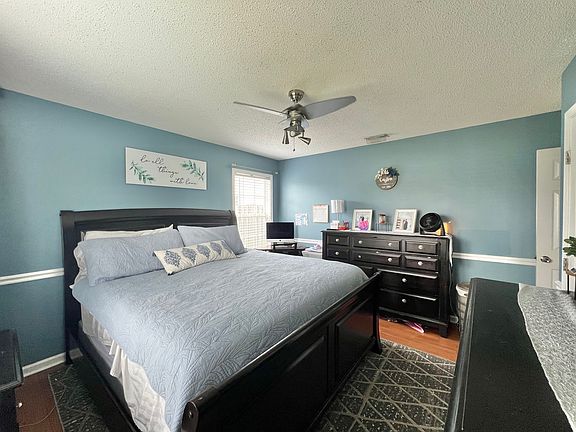 5th image of 522 Foxfield Ct