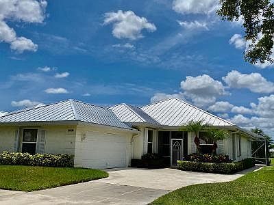 4th image of 2089 SW Mayflower Dr