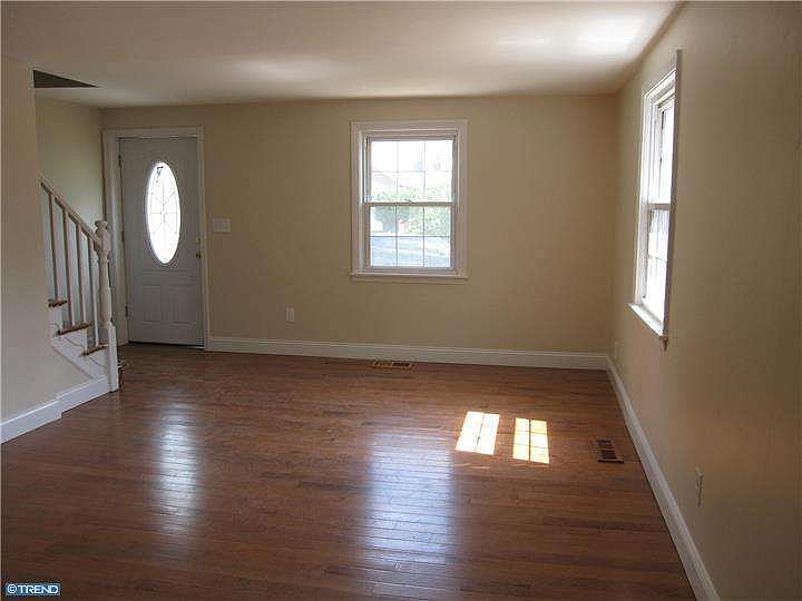 2nd image of 114 Kentucky Ave