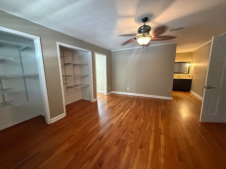 905 Poinciana Dr — Photo 33