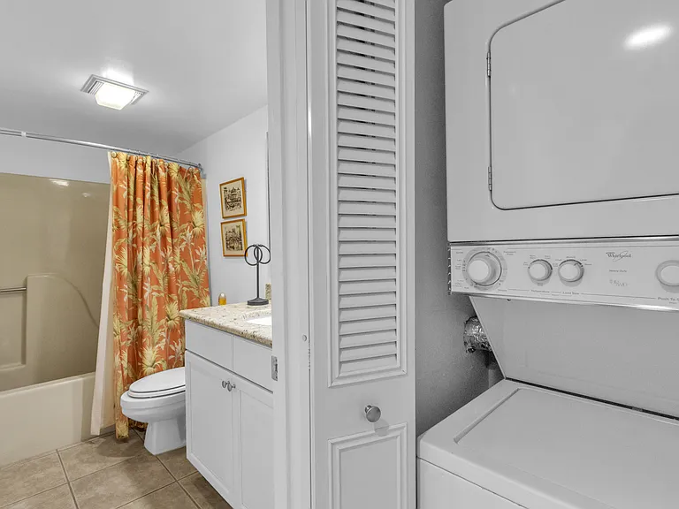 Guest bath In-unit Washer/Dryer combo