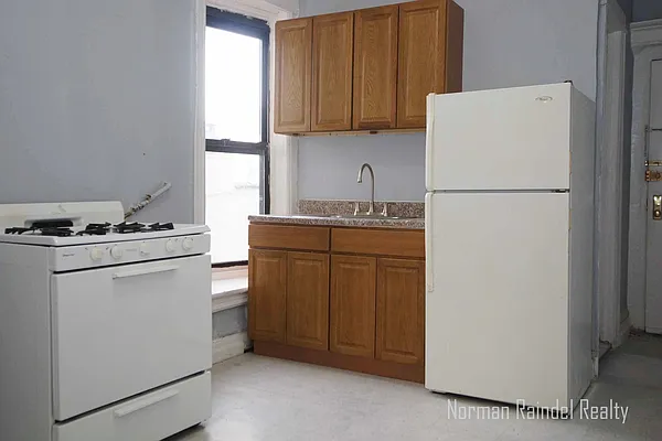 Rented by Norman Raindel, LREB | media 2